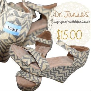 Sandalwood and Navy, Geometric Toms